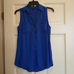 Express sleeveless button down tank!